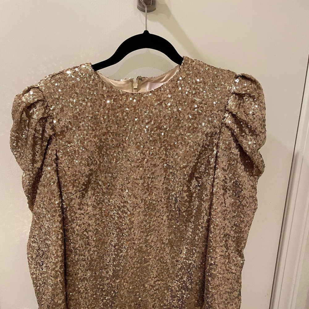 Rachel Parcell gold top.